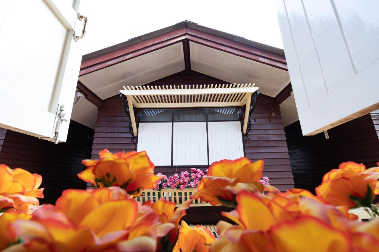 Resort Bangphlat Bangkok Kültér fotó