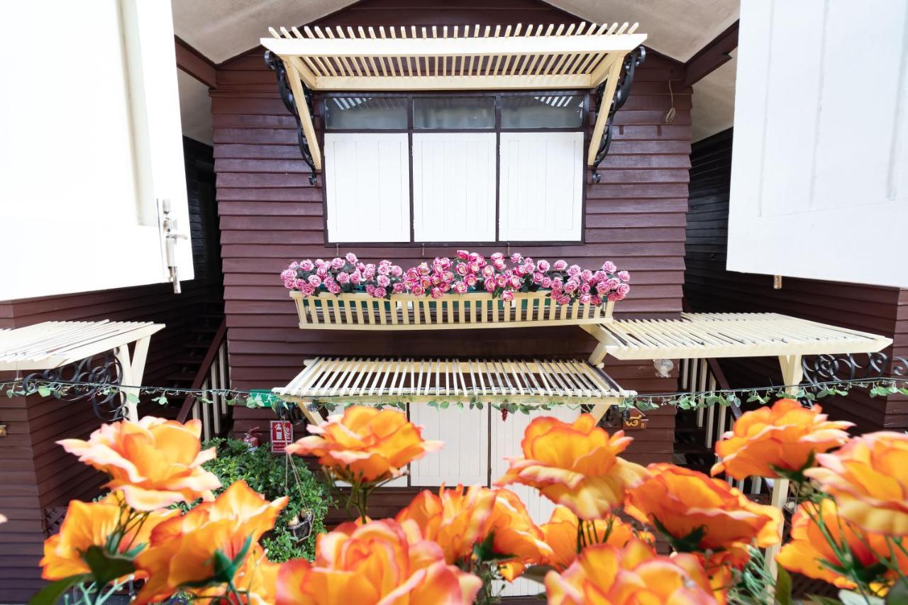Resort Bangphlat Bangkok Kültér fotó