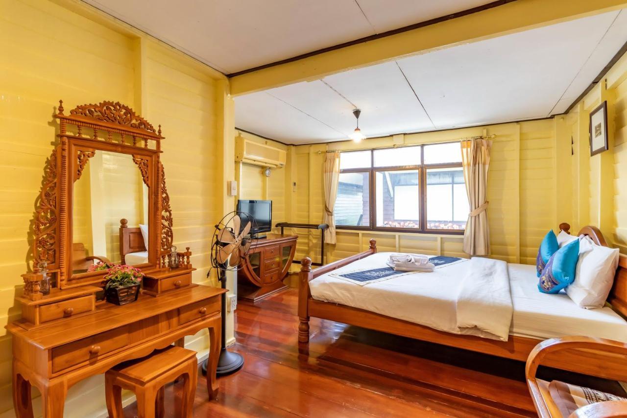 Resort Bangphlat Bangkok Kültér fotó