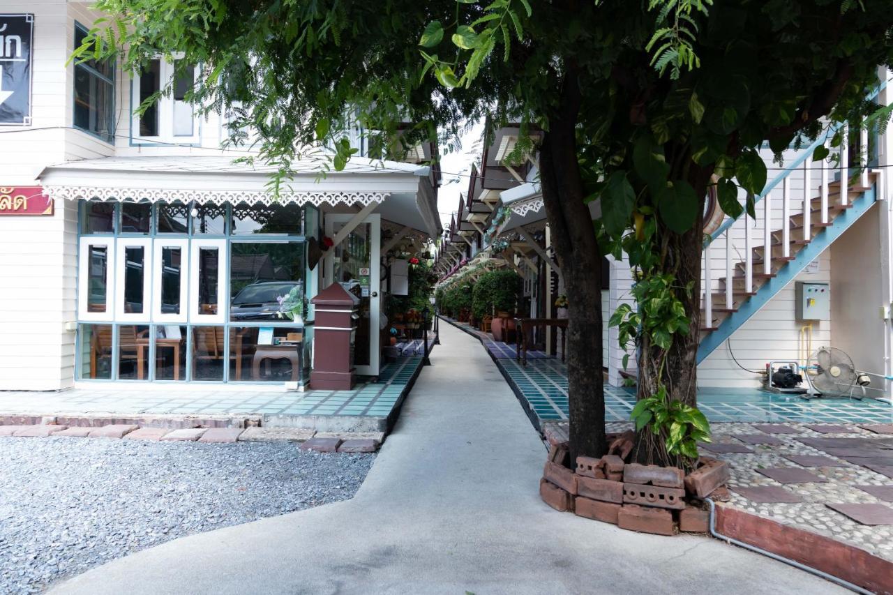 Resort Bangphlat Bangkok Kültér fotó