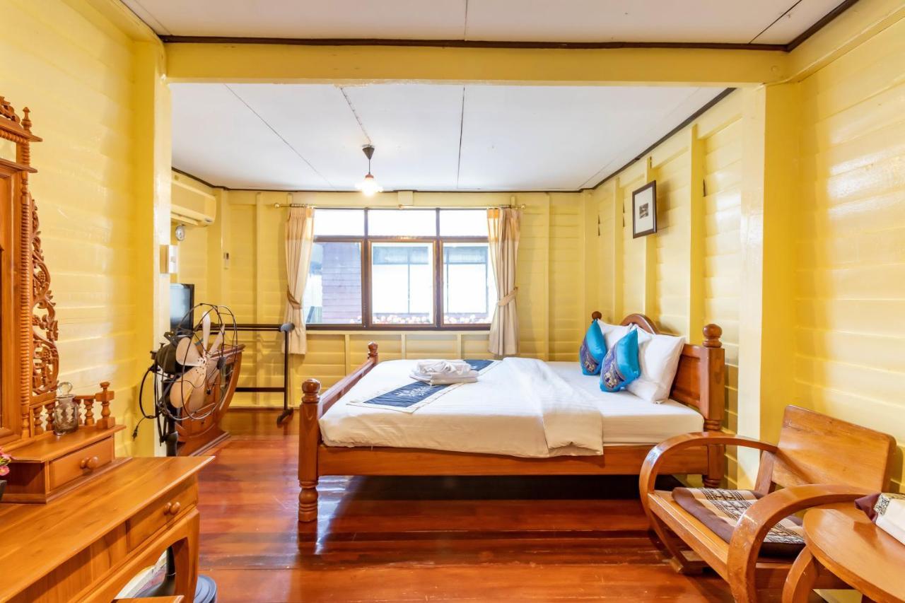 Resort Bangphlat Bangkok Kültér fotó