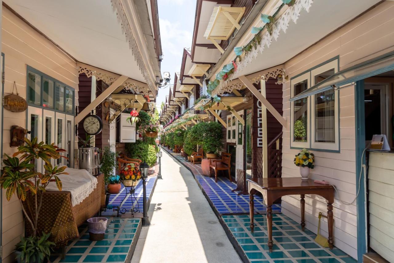 Resort Bangphlat Bangkok Kültér fotó